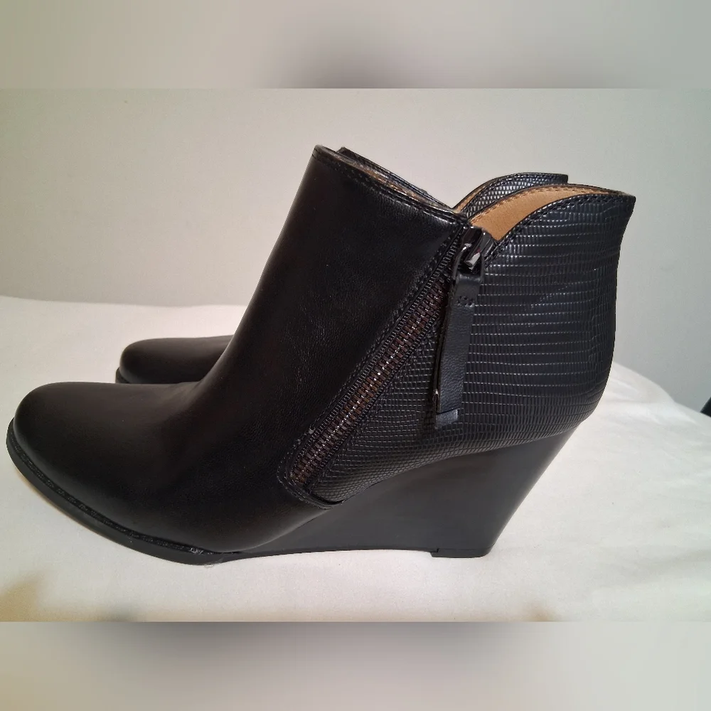 New Directions Black Leather Wedge Ankle Boots – Size 7.5M - Picture 4 of 9